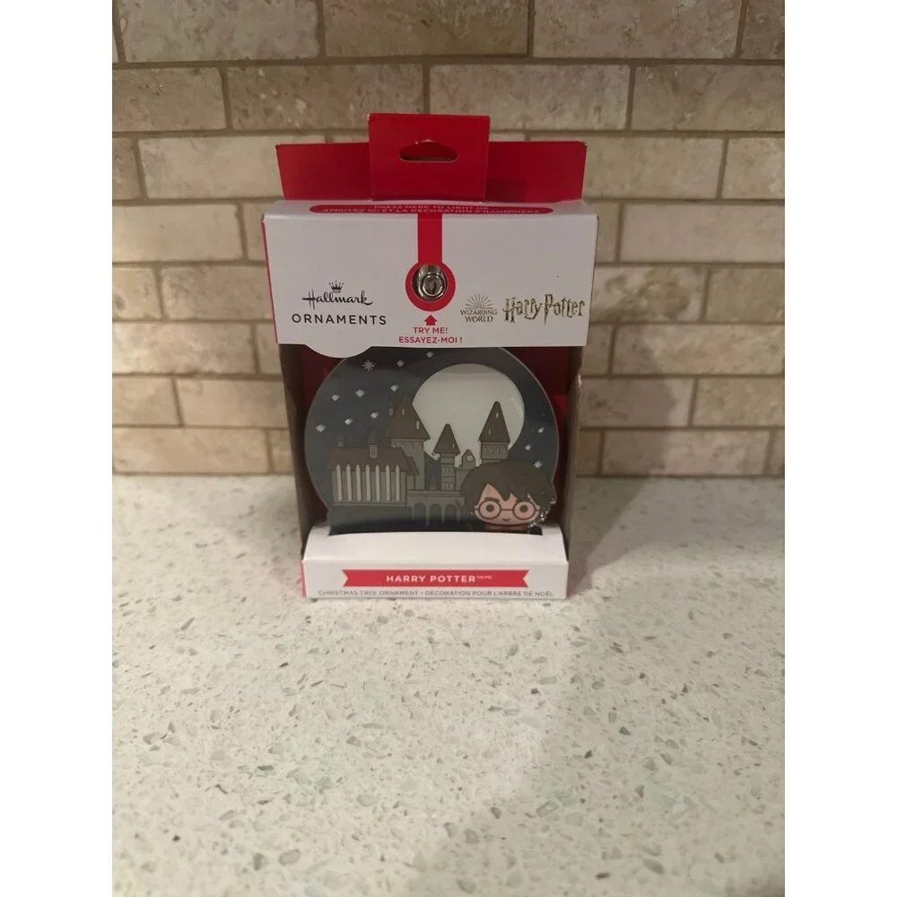 Hallmark‎ Christmas Tree Ornament Harry Potter at Hogwarts Light-Up 2021 NEW